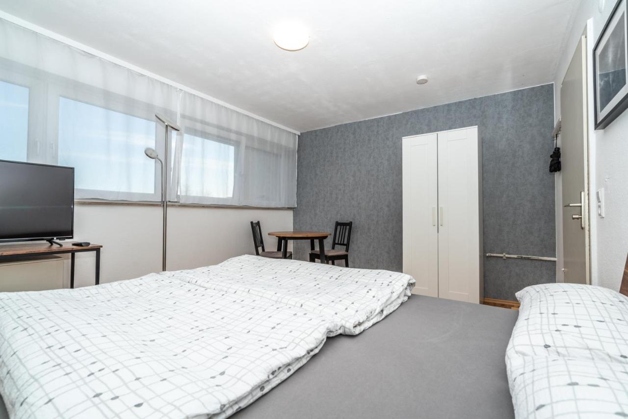 Apartment Und Wg-Doppelzimmer Sonnenhalde Tuebingen Exterior photo